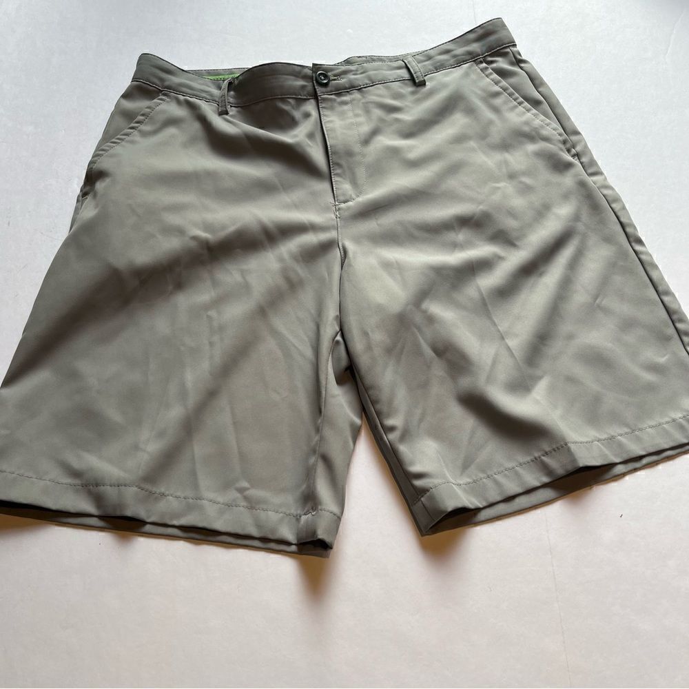 Men's Izod Golf Shorts Gray Size 36